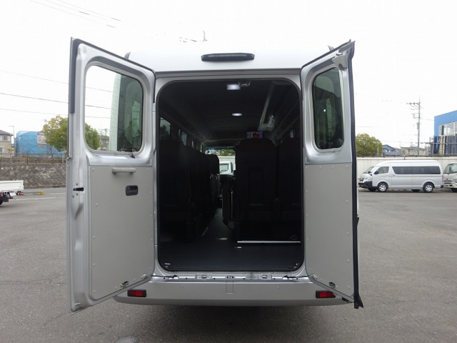 トヨタ コースター 小型 バス 2KG-GDB70(103156) 9枚目