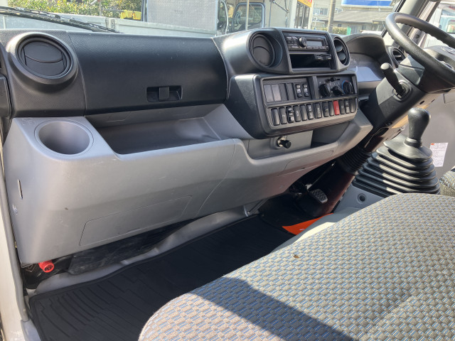 Hino dutro Small Double cab 2RG-XZU605M(103157) 25枚目