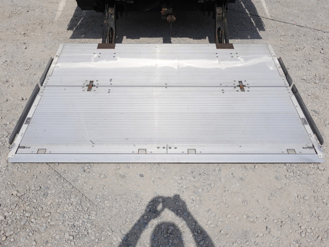 日野 レンジャー 中型 冷蔵冷凍バン 2KG-FD2ABG(103158) 15枚目