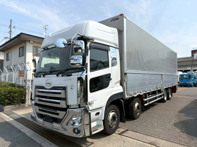 UDトラックス（日産） クオン 大型 ウィング 2PG-CG5CA(103160) 1枚目