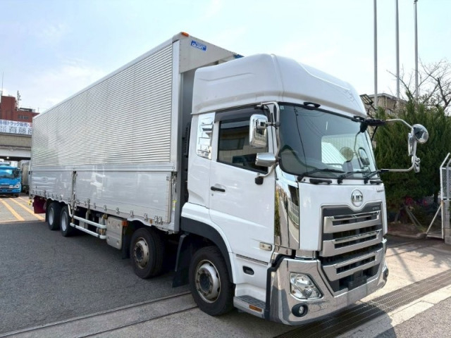 UDトラックス（日産） クオン 大型 ウィング 2PG-CG5CA(103160) 2枚目
