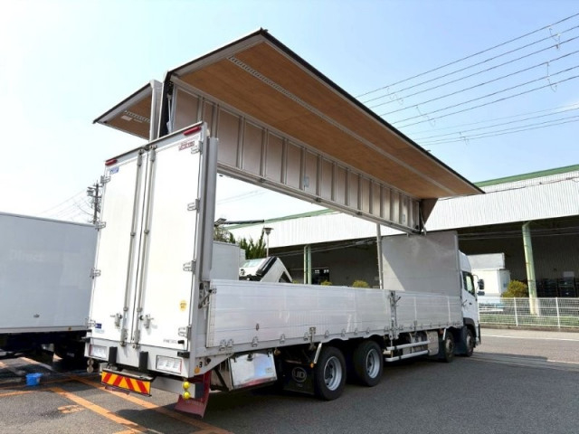 UDトラックス（日産） クオン 大型 ウィング 2PG-CG5CA(103160) 7枚目