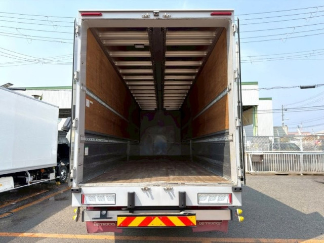UDトラックス（日産） クオン 大型 ウィング 2PG-CG5CA(103160) 9枚目