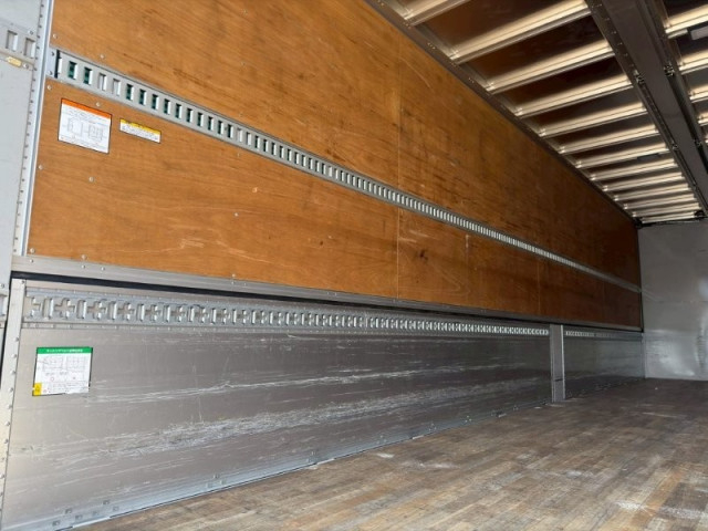 UDトラックス（日産） クオン 大型 ウィング 2PG-CG5CA(103160) 12枚目