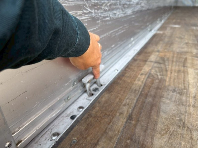 UDトラックス（日産） クオン 大型 ウィング 2PG-CG5CA(103160) 14枚目