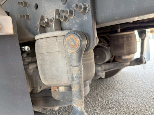 UDトラックス（日産） クオン 大型 ウィング 2PG-CG5CA(103160) 15枚目