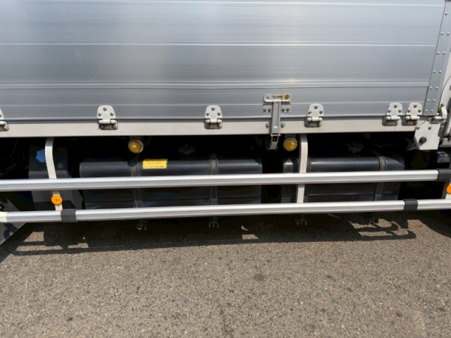 UDトラックス（日産） クオン 大型 ウィング 2PG-CG5CA(103160) 18枚目