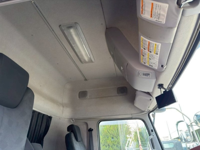 UDトラックス（日産） クオン 大型 ウィング 2PG-CG5CA(103160) 25枚目