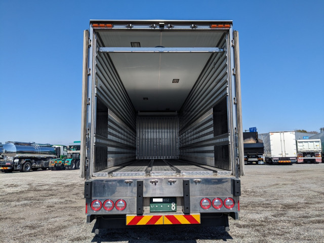 日野 プロフィア 大型 冷蔵冷凍バン 2DG-FW1AHJ(103162) 8枚目