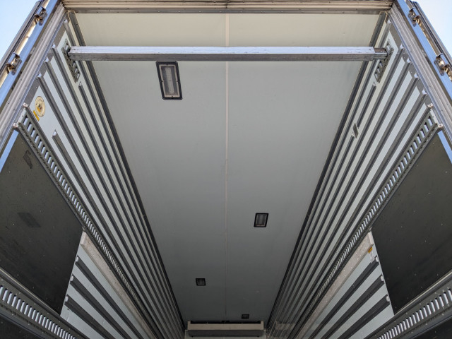 日野 プロフィア 大型 冷蔵冷凍バン 2DG-FW1AHJ(103162) 12枚目