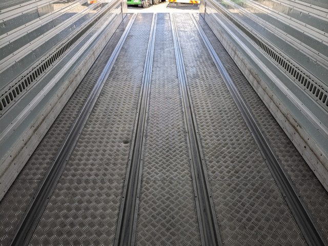 日野 プロフィア 大型 冷蔵冷凍バン 2DG-FW1AHJ(103162) 16枚目