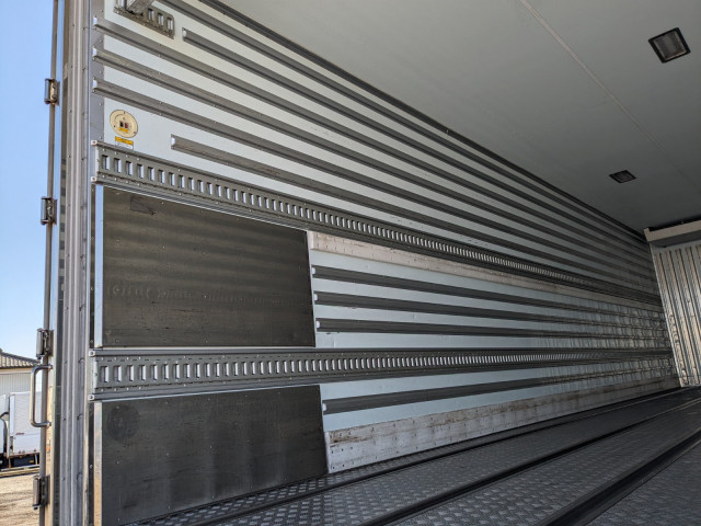 日野 プロフィア 大型 冷蔵冷凍バン 2DG-FW1AHJ(103162) 18枚目