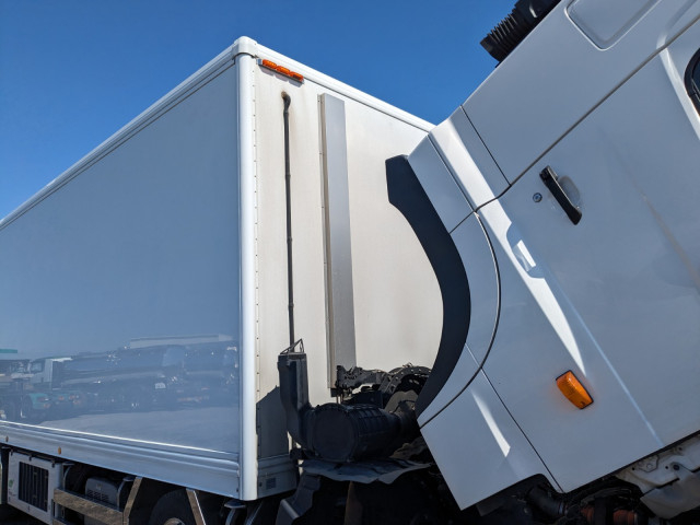 日野 プロフィア 大型 冷蔵冷凍バン 2DG-FW1AHJ(103162) 39枚目