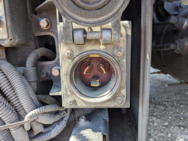 日野 プロフィア 大型 冷蔵冷凍バン 2DG-FW1AHJ(103162) 40枚目