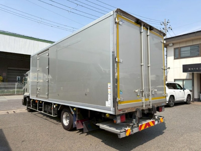いすゞ フォワード 中型 冷蔵冷凍バン 2PG-FRR90T2(103163) 4枚目