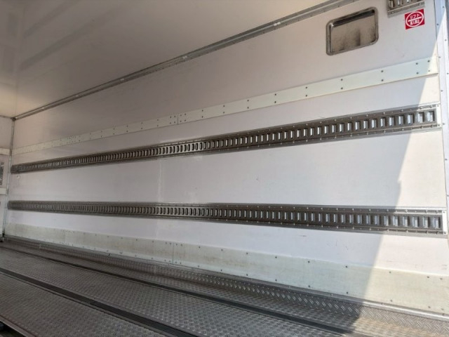 いすゞ フォワード 中型 冷蔵冷凍バン 2PG-FRR90T2(103163) 10枚目