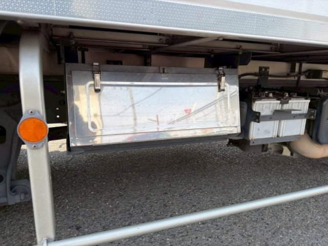 いすゞ フォワード 中型 冷蔵冷凍バン 2PG-FRR90T2(103163) 17枚目