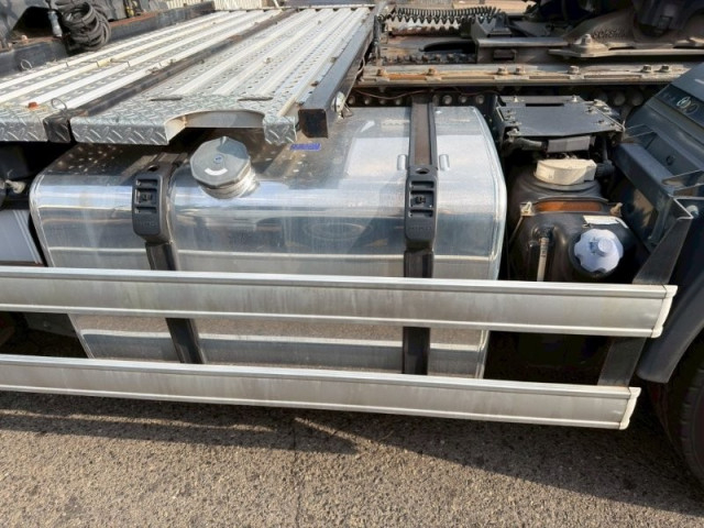 日野 プロフィア 大型 トラクタ 2DG-SH1EDGG(103172) 11枚目