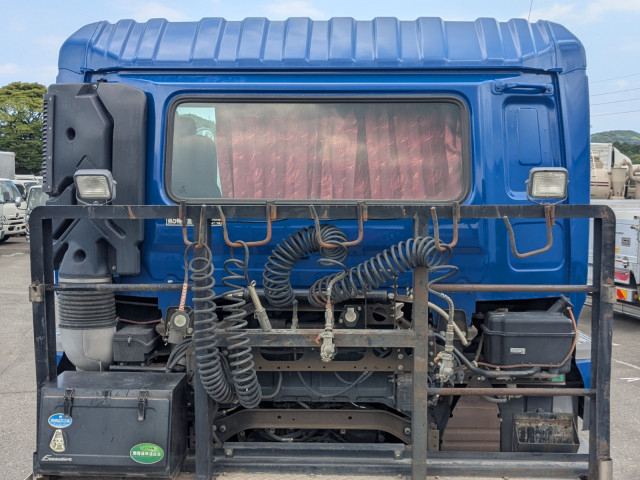 UDトラックス（日産） クオン 大型 トラクタ QKG-GK6XAB(111625) 14枚目