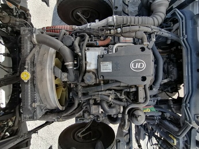 UDトラックス（日産） コンドル 中型 冷蔵冷凍バン SKG-MK38L(5583) 61枚目