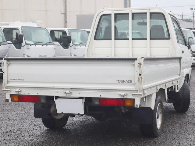 トヨタ タウンエース 小型 平ボディ GK-KM70(109974) 3枚目