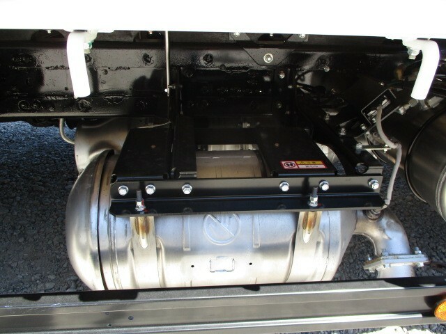三菱ふそう ファイター 中型 平ボディ（クレーン付） 2KG-FK62F(6750) 27枚目