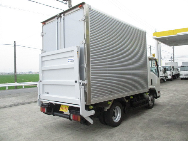 いすゞ エルフ 小型 バン TRG-NLS85AN(103185) 2枚目