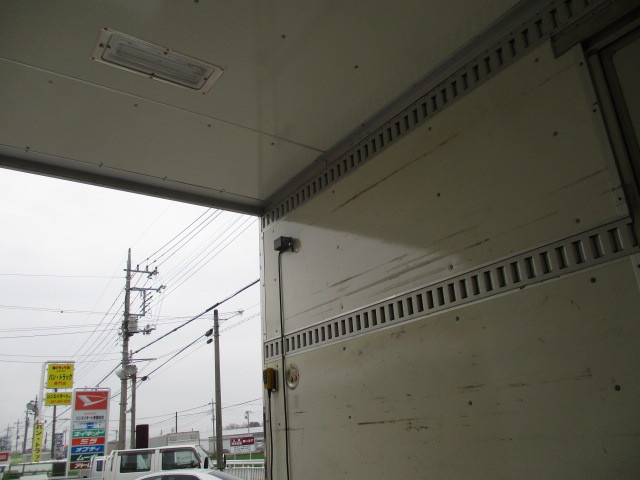 いすゞ エルフ 小型 バン TRG-NLS85AN(103185) 6枚目