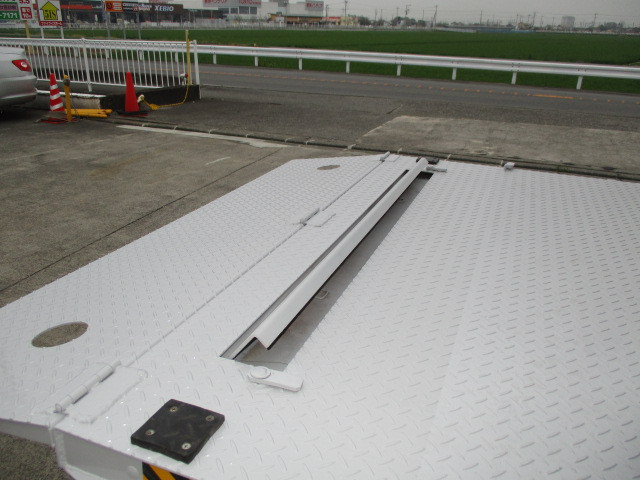 いすゞ エルフ 小型 バン TRG-NLS85AN(103185) 11枚目