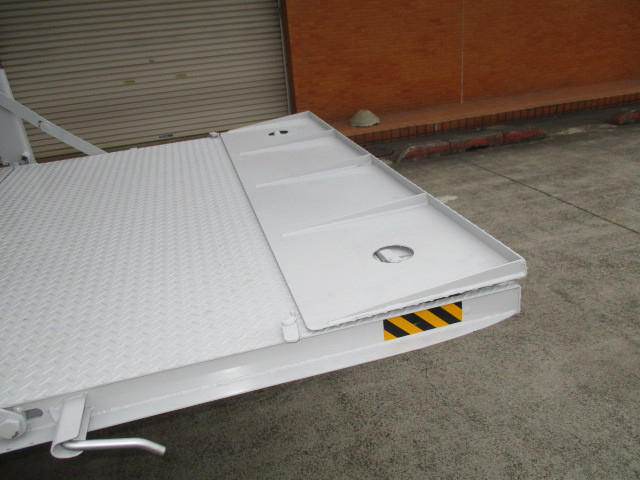 いすゞ エルフ 小型 バン TRG-NLS85AN(103185) 12枚目