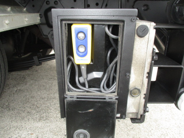 いすゞ エルフ 小型 バン TRG-NLS85AN(103185) 17枚目