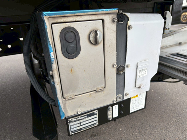 いすゞ エルフ 小型 冷蔵冷凍バン TRG-NPR85AN(103186) 23枚目