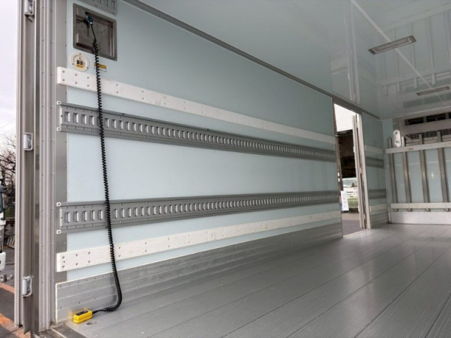 日野 レンジャー 中型 冷蔵冷凍バン 2KG-FD2ABG(103200) 9枚目