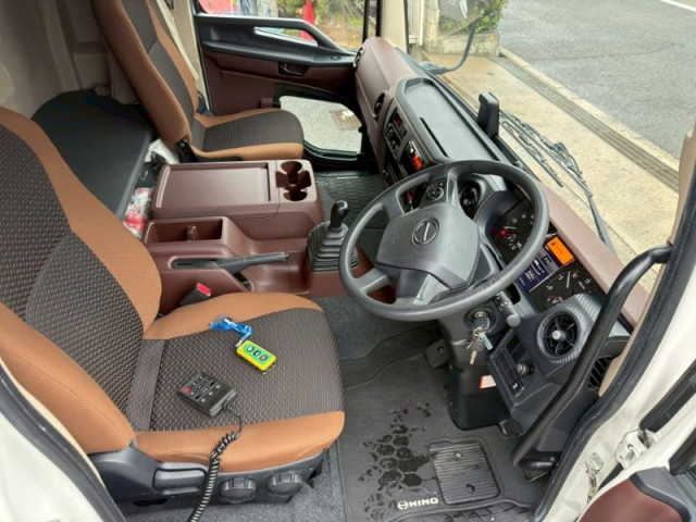 日野 レンジャー 中型 冷蔵冷凍バン 2KG-FD2ABG(103200) 26枚目