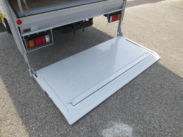 いすゞ エルフ 小型 バン 2RG-NPR88AN(103204) 12枚目