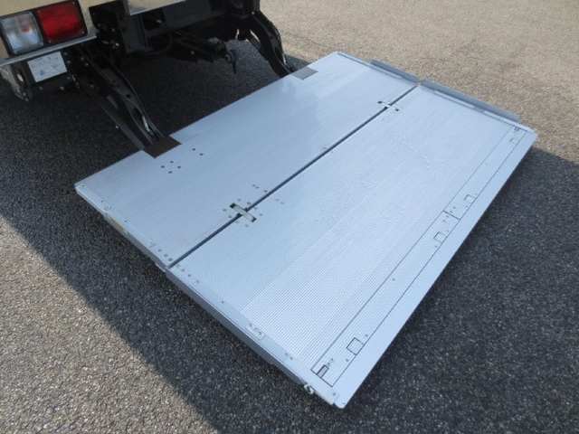 日野 レンジャー 中型 冷蔵冷凍バン 2KG-FD2ABG(103205) 12枚目