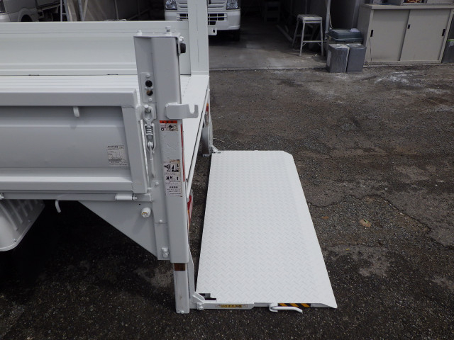 マツダ ボンゴ 小型 平ボディ ABF-SKP2T(103243) 22枚目