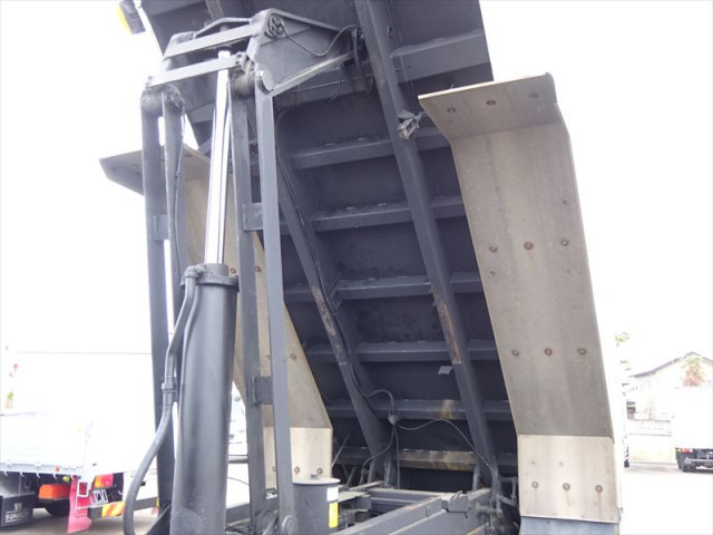 日野 プロフィア 大型 土砂ダンプ LKG-FS1AKAA(103254) 8枚目