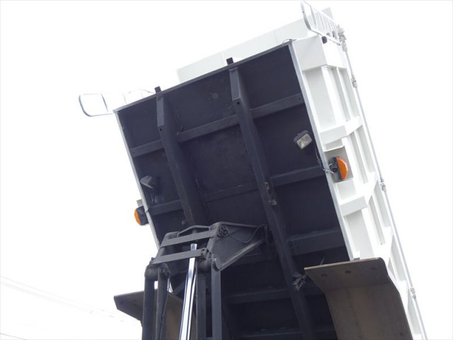 日野 プロフィア 大型 土砂ダンプ LKG-FS1AKAA(103254) 9枚目