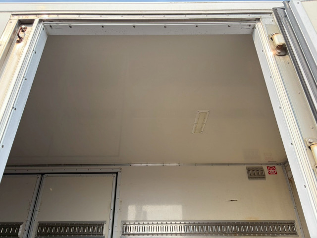 いすゞ エルフ 小型 冷蔵冷凍バン BKG-NPR85AN(103256) 8枚目