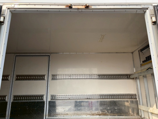 いすゞ エルフ 小型 冷蔵冷凍バン BKG-NPR85AN(103256) 12枚目