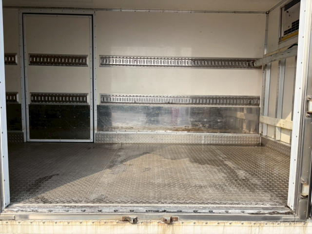 いすゞ エルフ 小型 冷蔵冷凍バン BKG-NPR85AN(103256) 13枚目