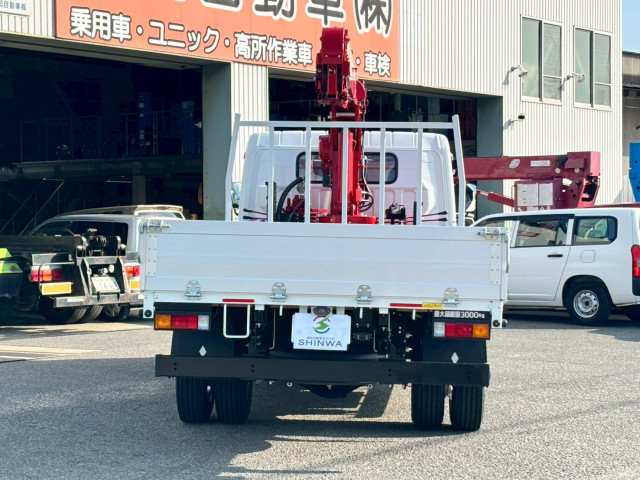 三菱ふそう 小型 平ボディ（クレーン付） 2RG-FEB80(103279) 6枚目