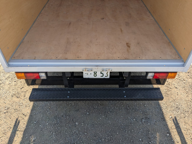 三菱ふそう キャンター 小型 バン 2RG-FEAV0(103289) 9枚目