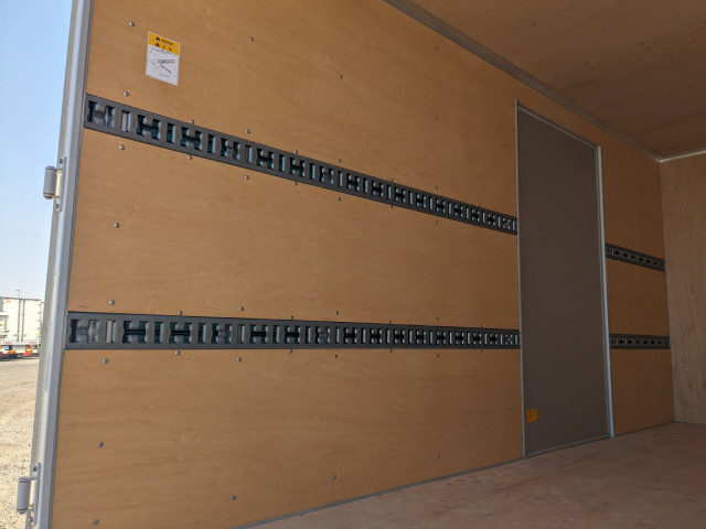 三菱ふそう キャンター 小型 バン 2RG-FEAV0(103289) 18枚目