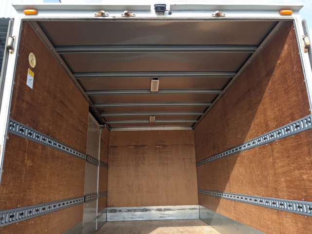 三菱ふそう キャンター 小型 バン TPG-FEB50(103296) 11枚目