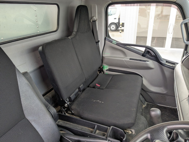 三菱ふそう キャンター 小型 バン TPG-FEB50(103296) 17枚目