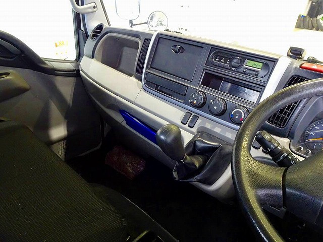 三菱ふそう キャンター 小型 平ボディ（クレーン付） TPG-FBA50(103298) 9枚目