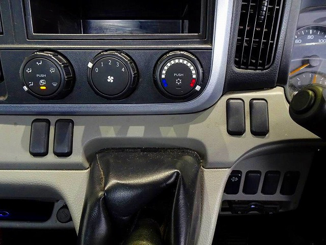 三菱ふそう キャンター 小型 平ボディ（クレーン付） TPG-FBA50(103298) 12枚目