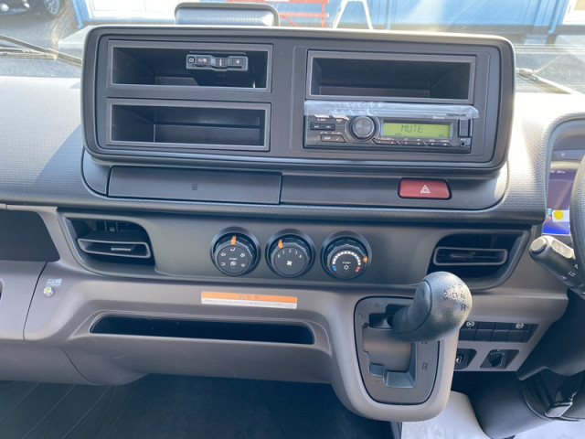 三菱ふそう キャンター 小型 平ボディ（クレーン付） 2RG-FEB90(103300) 17枚目